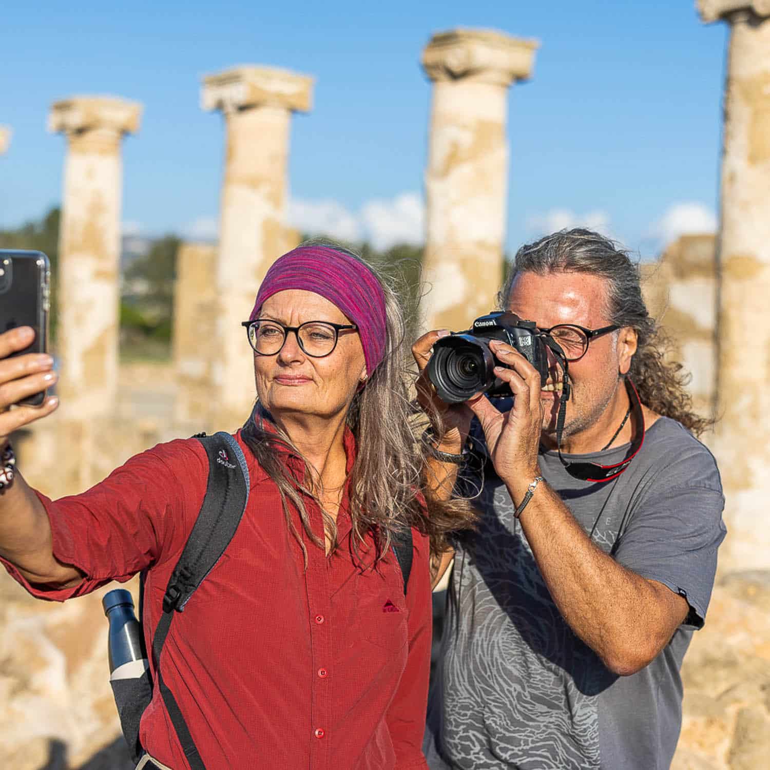 Speakerporträt Bruno & Dagmar mit Canon EOS 70D und Handy